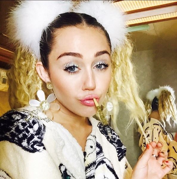 Miley Cyrus - Das sagt ihr Vater Billy Ray Cyrus zu ihrer Sexualitaet