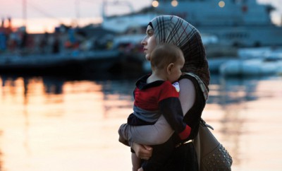Carry The Future erleichtert Flüchtlingen mit Kindern die anstrengende Fluch.