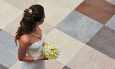 Als der Verlobte von Dana Olsen Torschlusspanik bekam, entschied sich die Braut ihren Hochzeitsempfang nicht verfallen zu lassen.