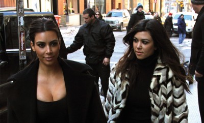 Kim Kardashian und Kourtney Kardashian sehen sich immer ähnlicher.