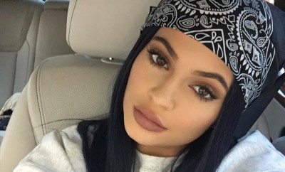 Kylie Jenner benennt ihr neuestes Lip Kit nach ihrer Schwester Kourtney Kardashian.