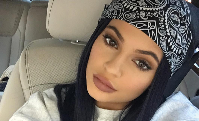 Kylie Jenner benennt ihr neuestes Lip Kit nach ihrer Schwester Kourtney Kardashian.