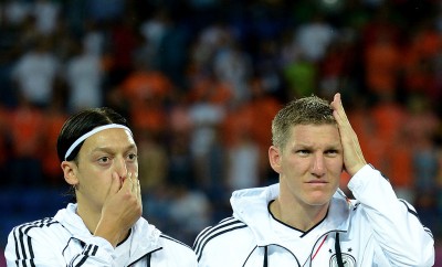 Spielen Mesut Özil und Bastian Schweinsteiger bald gemeinsam für Fenerbahce?
