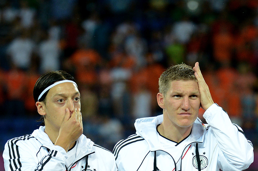 Spielen Mesut Özil und Bastian Schweinsteiger bald gemeinsam für Fenerbahce?