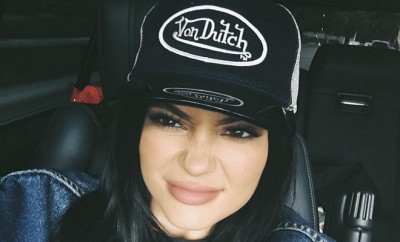 Kylie Jenner ist berühmt für ihre prallen Lippen.