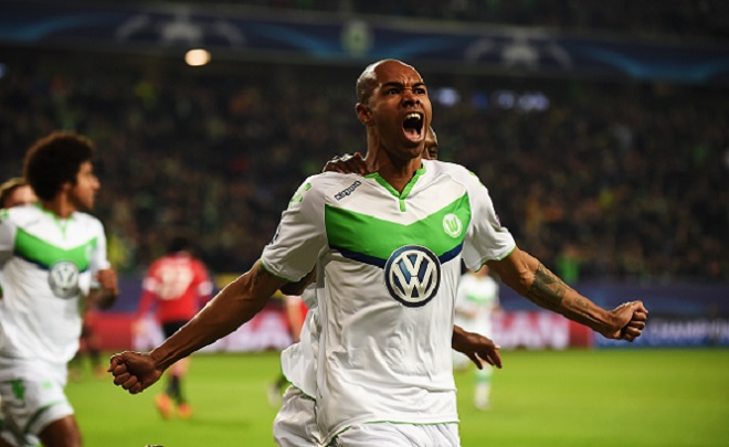 Schnappt Schalke 04 dem VfL Wolfsburg nach Naldo den nächsten Spieler weg?