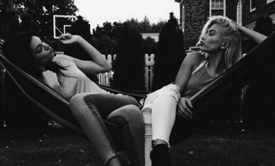 Kendall Jenner und Hailey Baldwin besuchen Promi-Party.