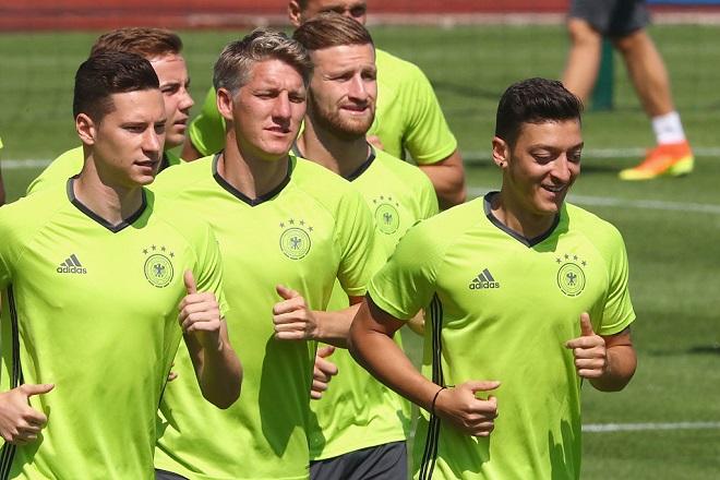 Wechseln Julian Draxler und Bastian Schweinsteiger nach der Europameisterschaft den Verein?