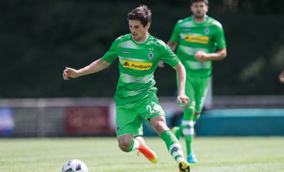 Einige Jung-Kicker spielen sich beim Testspiel von Borussia Mönchengladbach in den Vordergrund. Zwei Reservisten wollen kommende Saison wieder angreifen.