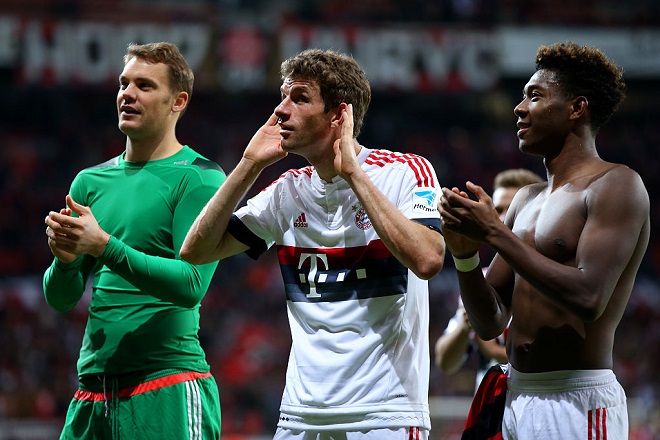 Thomas Müller und David Alaba fordern von den Fans des BVB ein respektvolles Verhalten.