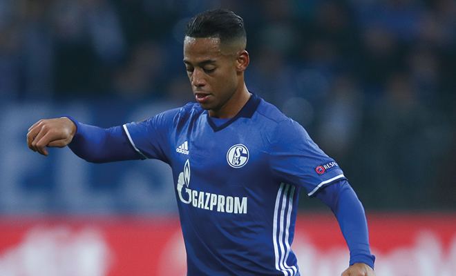 Dennis Aogo will sich beim FC Schalke 04 durchsetzen.