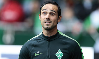 Reservist Fallou Diagné vom SV Werder Bremen schießt gegen Trainer Nouri.