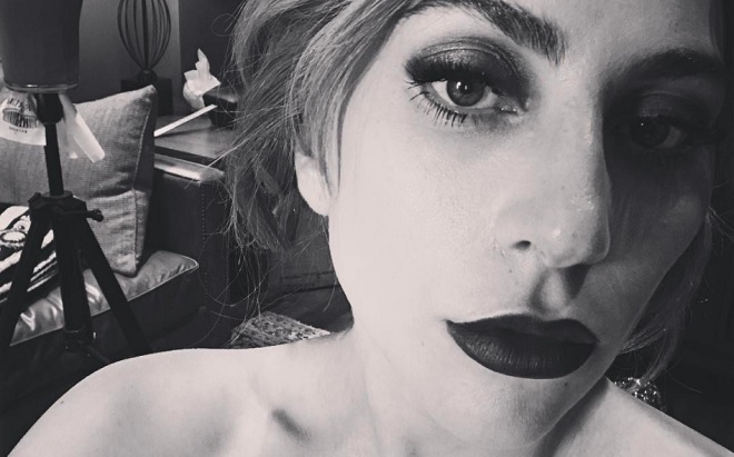 Lady Gaga: Sexy Oben Ohne-Einblick!