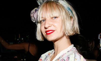 Sia enbtlößt ihre nackte Brust auf Instagram!