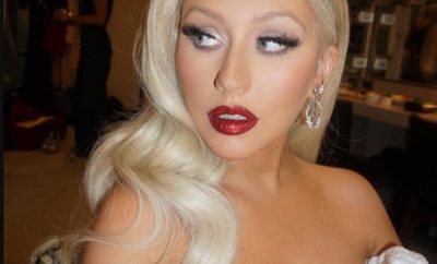 Christina Aguilera gewährt sexy Oben Ohne-Einblick!