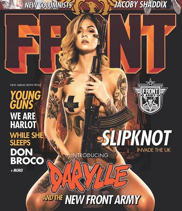 Die 24-Jährige bedeckt ihren nackten Körper nur mit einem Gewehr: Front Magazine.