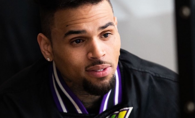 Chris Brown schockt mit bizarrem Gesichtstattoo